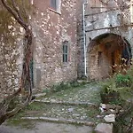 Medieval Village Bed & Breakfast Ne