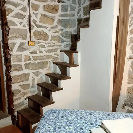 Medieval Village Rural לינה וארוחת בוקר Ne