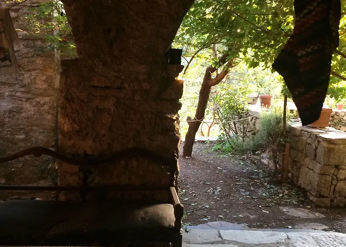 Medieval Village Bed & Breakfast Ne