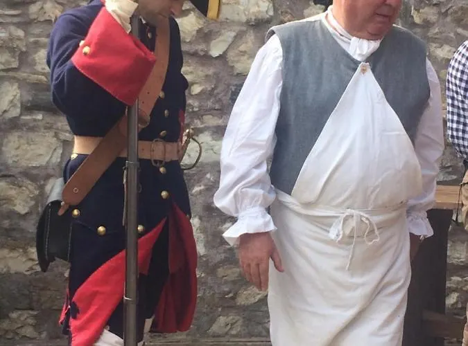 فندق مبيت وإفطار Medieval Village