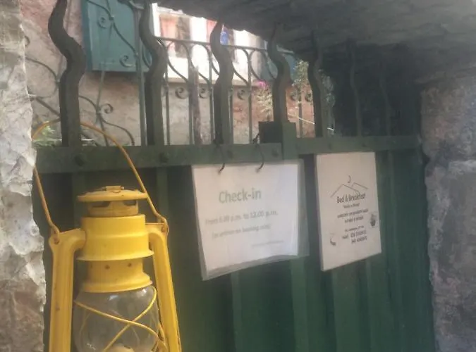 Medieval Village Bed & Breakfast 3*